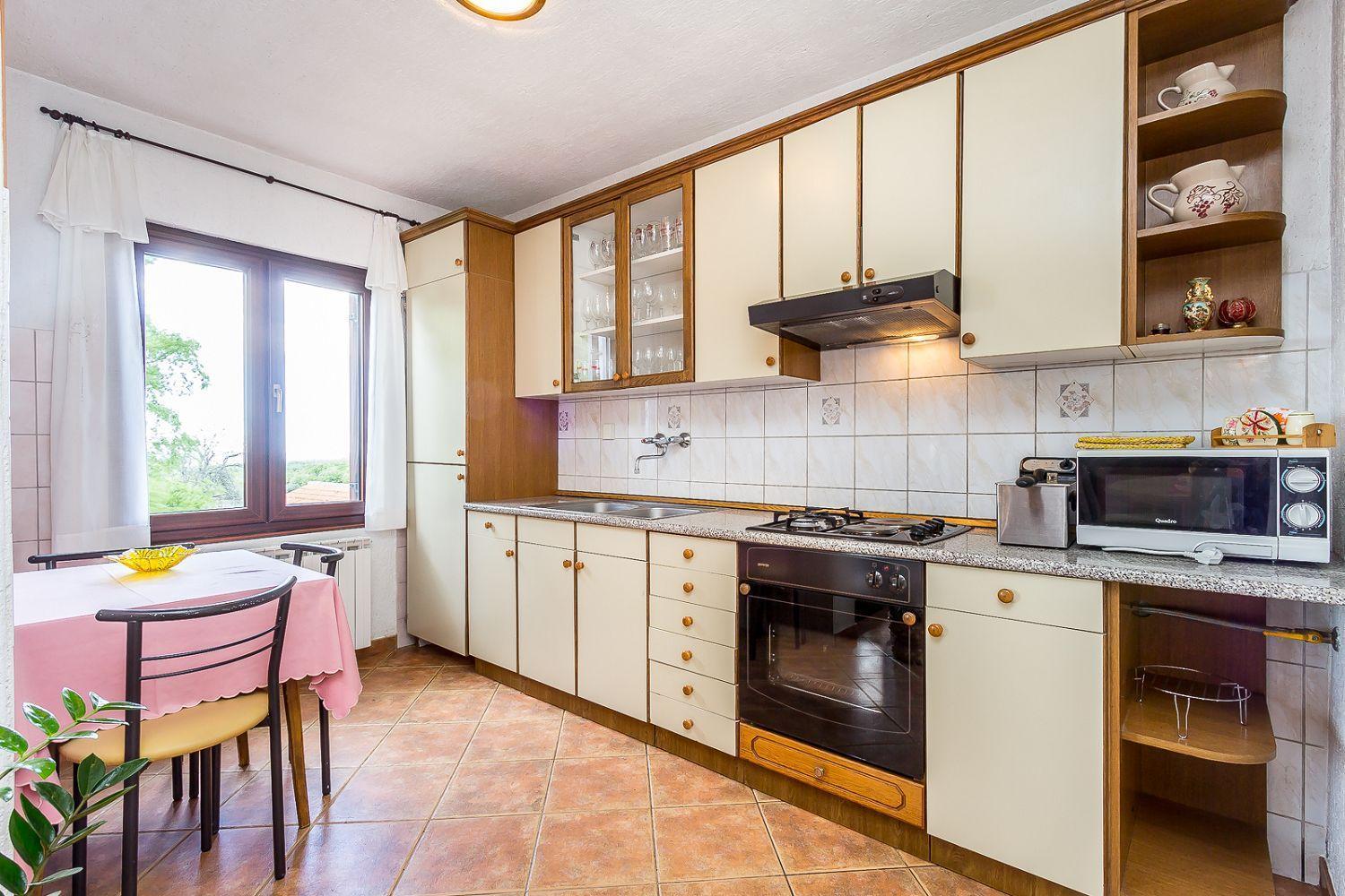 Ferienwohnung Mit Wlan, Klima, Parkplatz, Grill Und Grossem Garten Zum Fussball Spielen Gajana Exterior photo