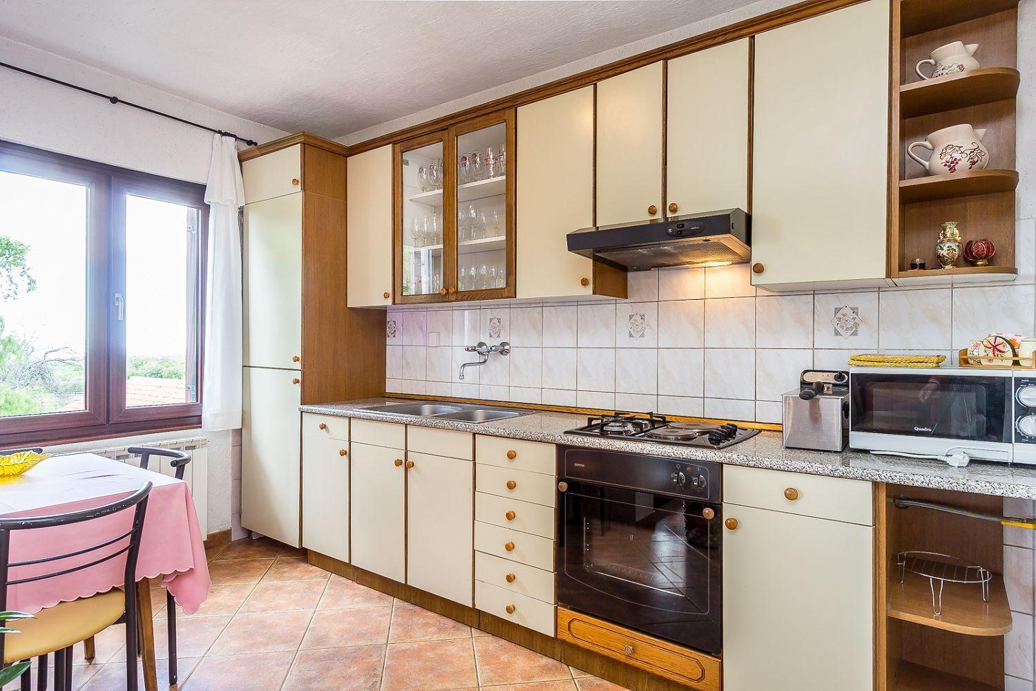 Ferienwohnung Mit Wlan, Klima, Parkplatz, Grill Und Grossem Garten Zum Fussball Spielen Gajana Exterior photo